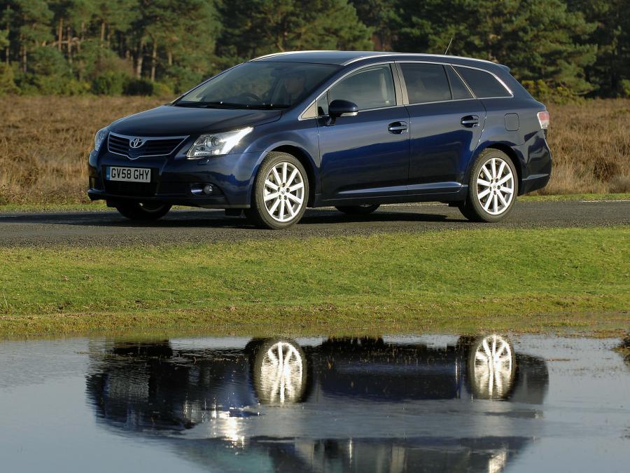  Toyota Avensis Tourer (T270) 2009 года  (UK) (фото 9 из 10)